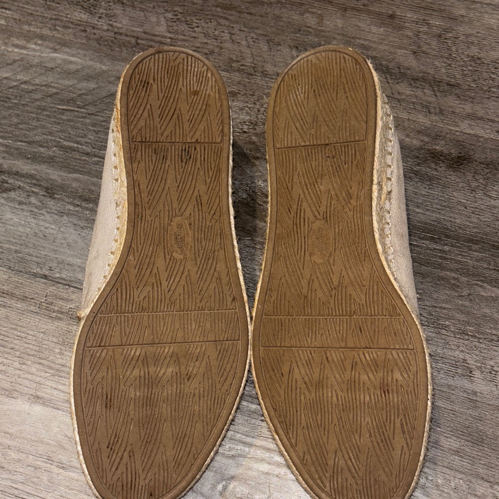 Dr. Scholl's Find Me Loafer- Oyster (Gray/Beige) - Picture 3 of 6